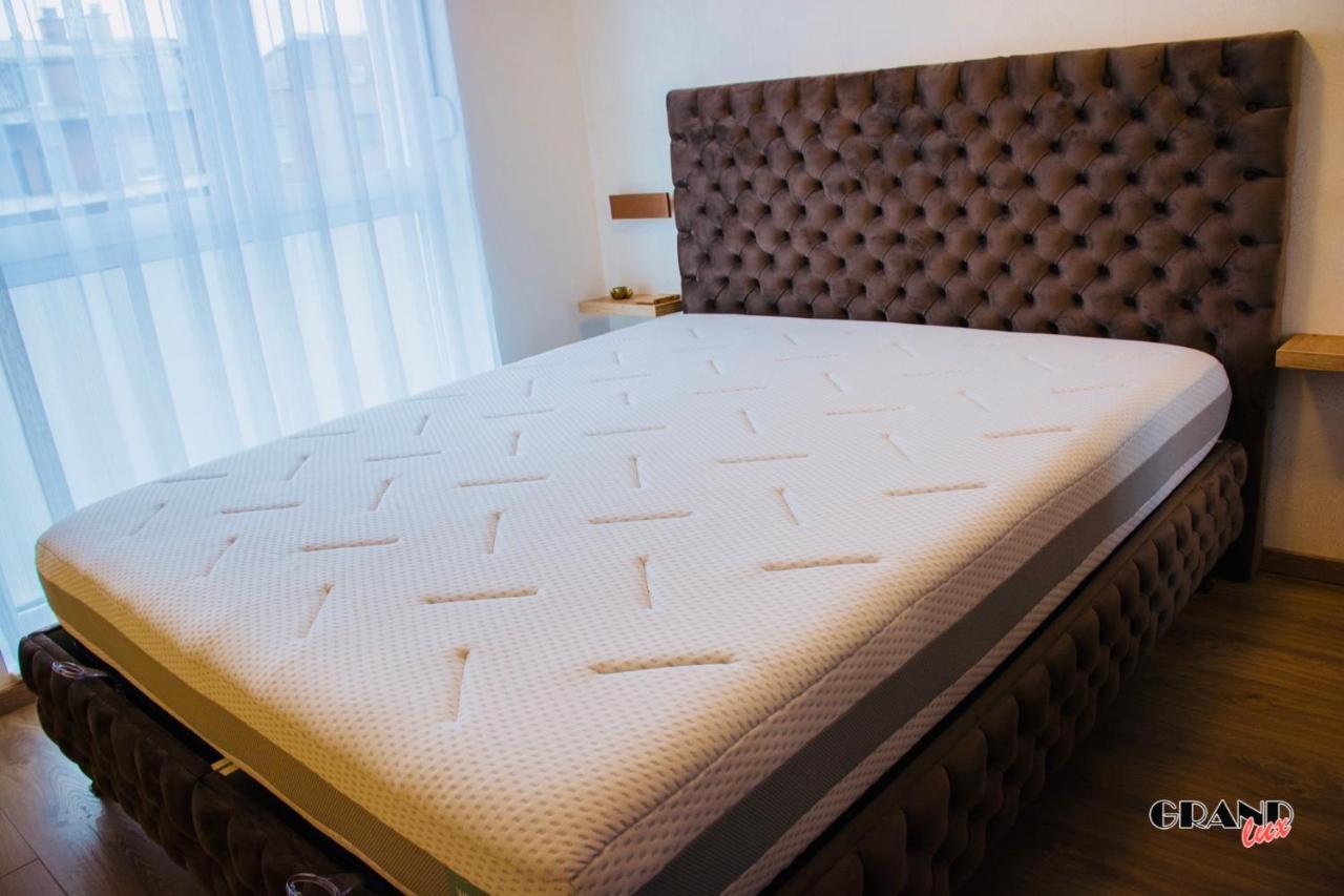 Grand Lux Apartment 多博伊 外观 照片