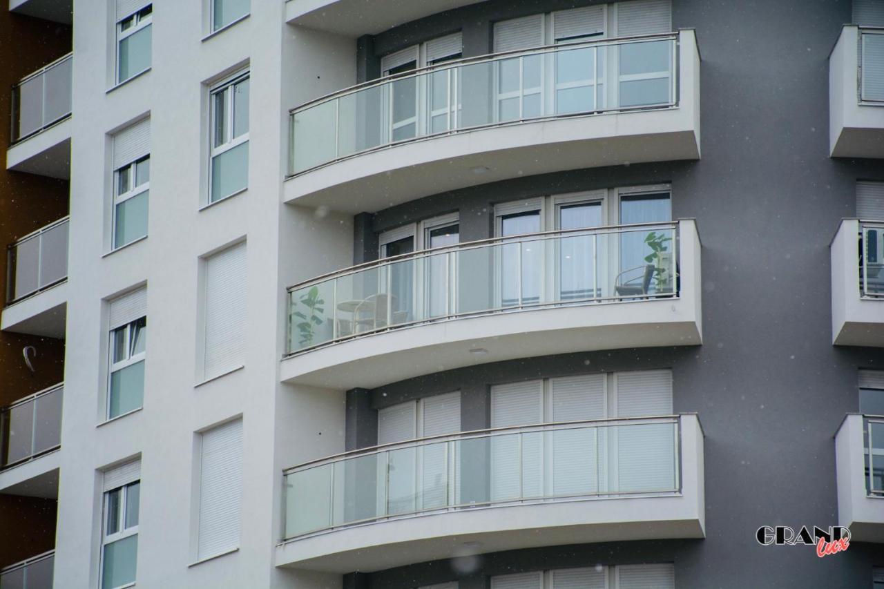 Grand Lux Apartment 多博伊 外观 照片